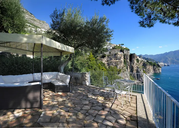 Hotel romántico: Villa Santa Maria - Luxury Sea View Rooms